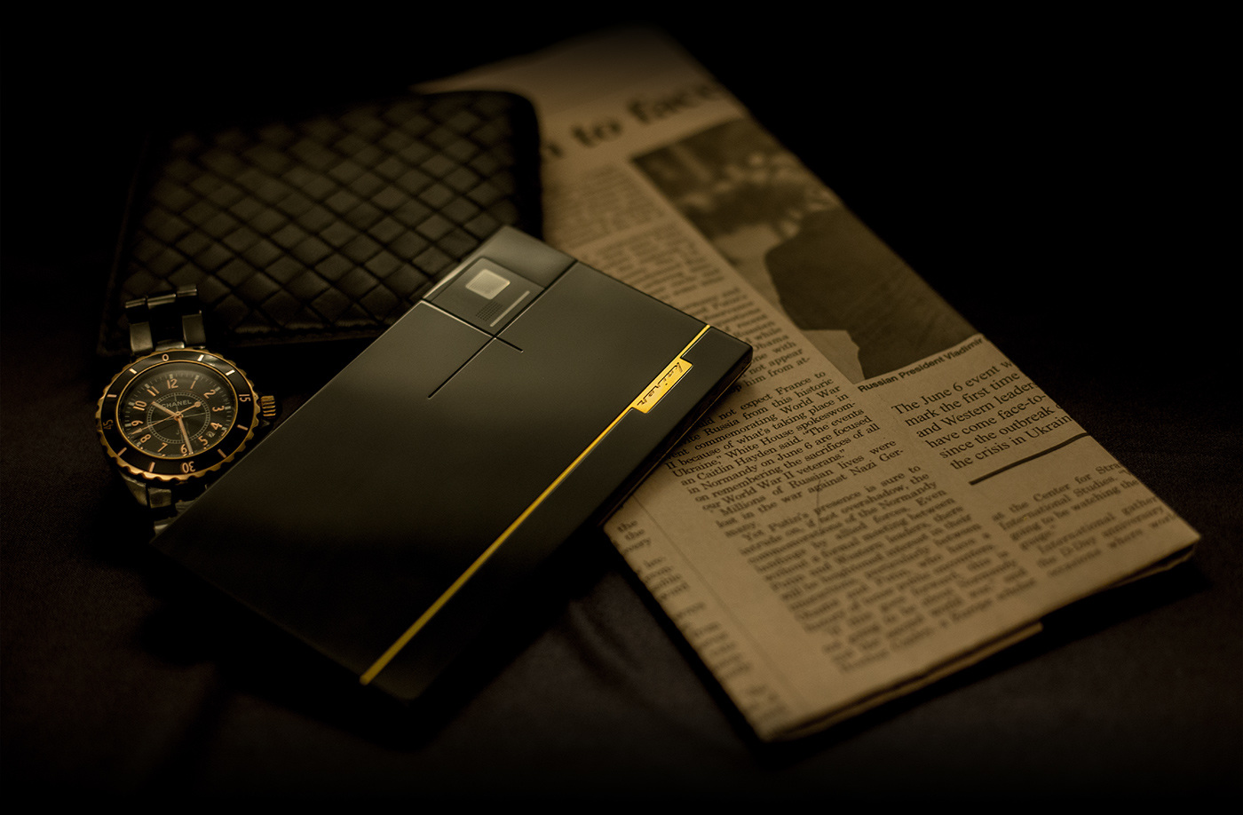 Reprint，industrial design，product design，Metallic texture，Intelligent mobile phone，