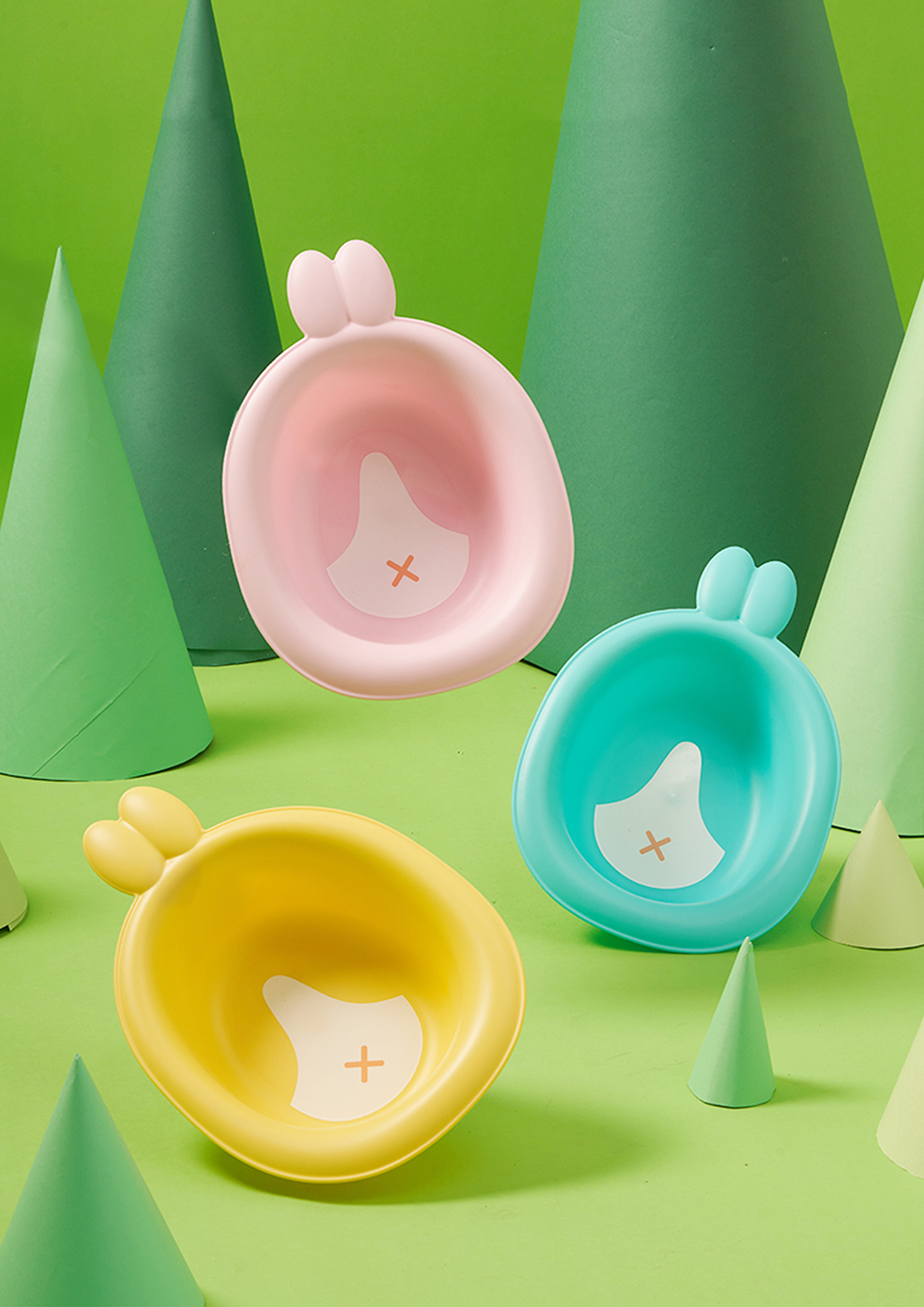 children，Infant child，Wash basin，Mother and baby，