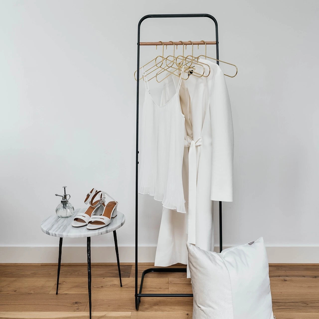 product design，Housewear & Furnishings，Minimalist style，coat hanger，