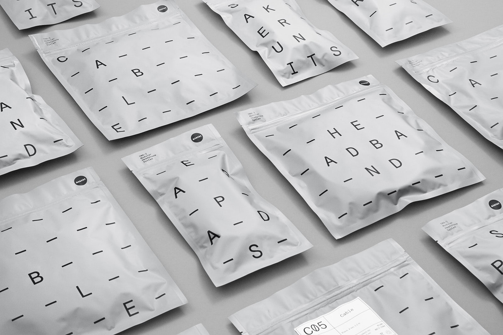 headset，black，Minimalism，Customizable，personality，innovate，