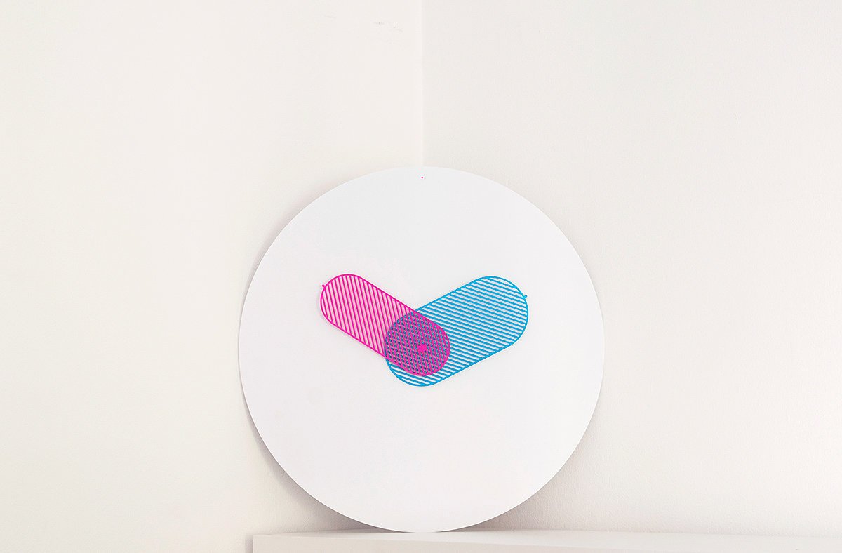 Clock，clocks and watches，color，Minimalist design ，