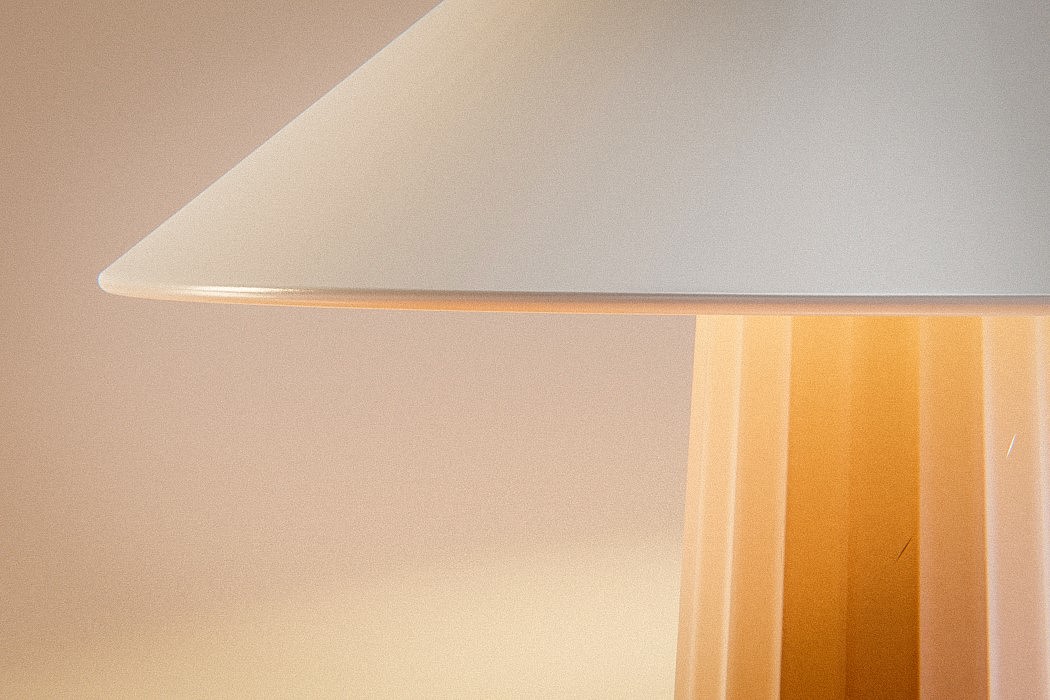 lamps and lanterns，Flip the lampshade，Desk lamp，Flip lamp，