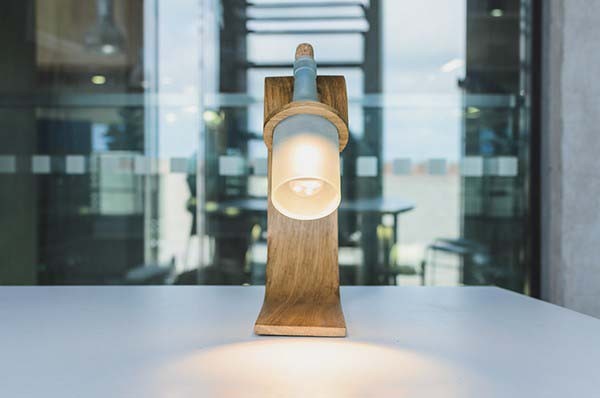 Desk lamp，oak，fashion，