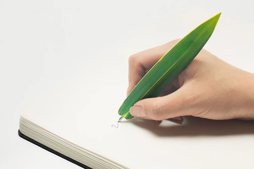 pen，product design，green leaf，bookmark，