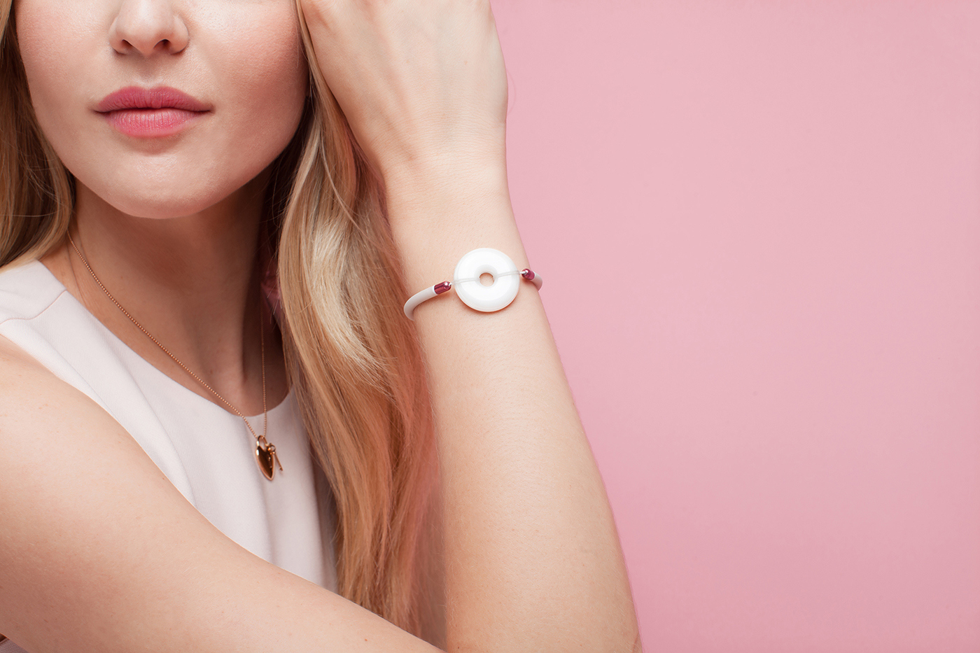 intelligence，decorate，delicate，product design，wearable ，