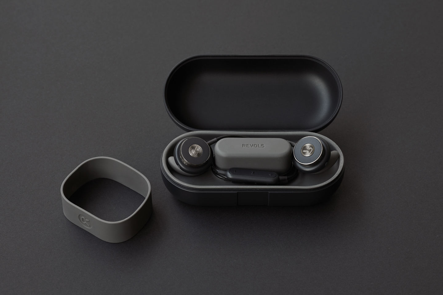 headset，Bluetooth，revols，packing，science and technology，In ear，