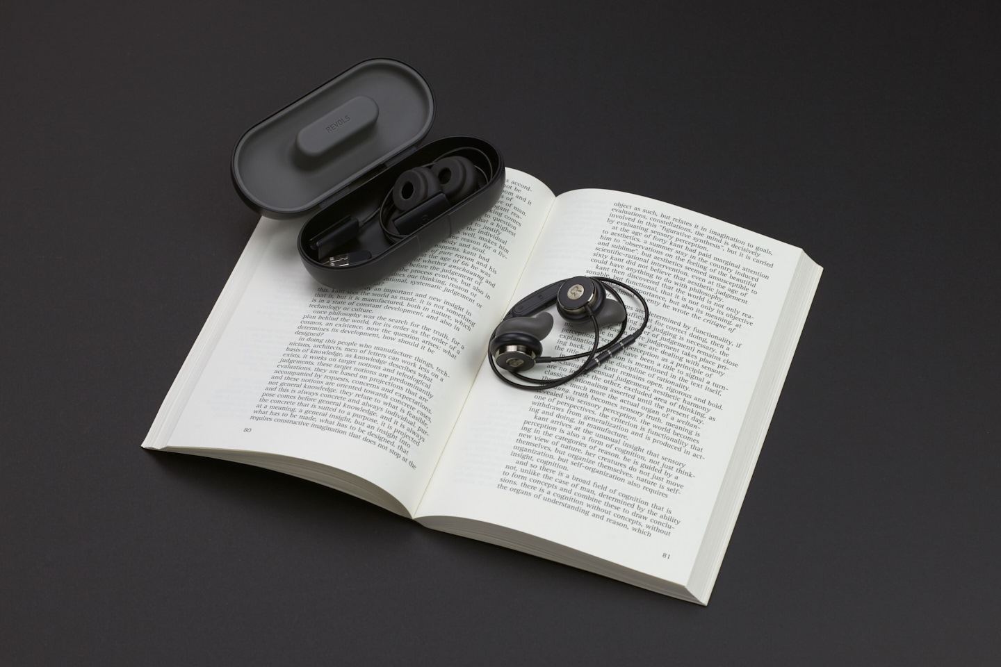 headset，Bluetooth，revols，packing，science and technology，In ear，