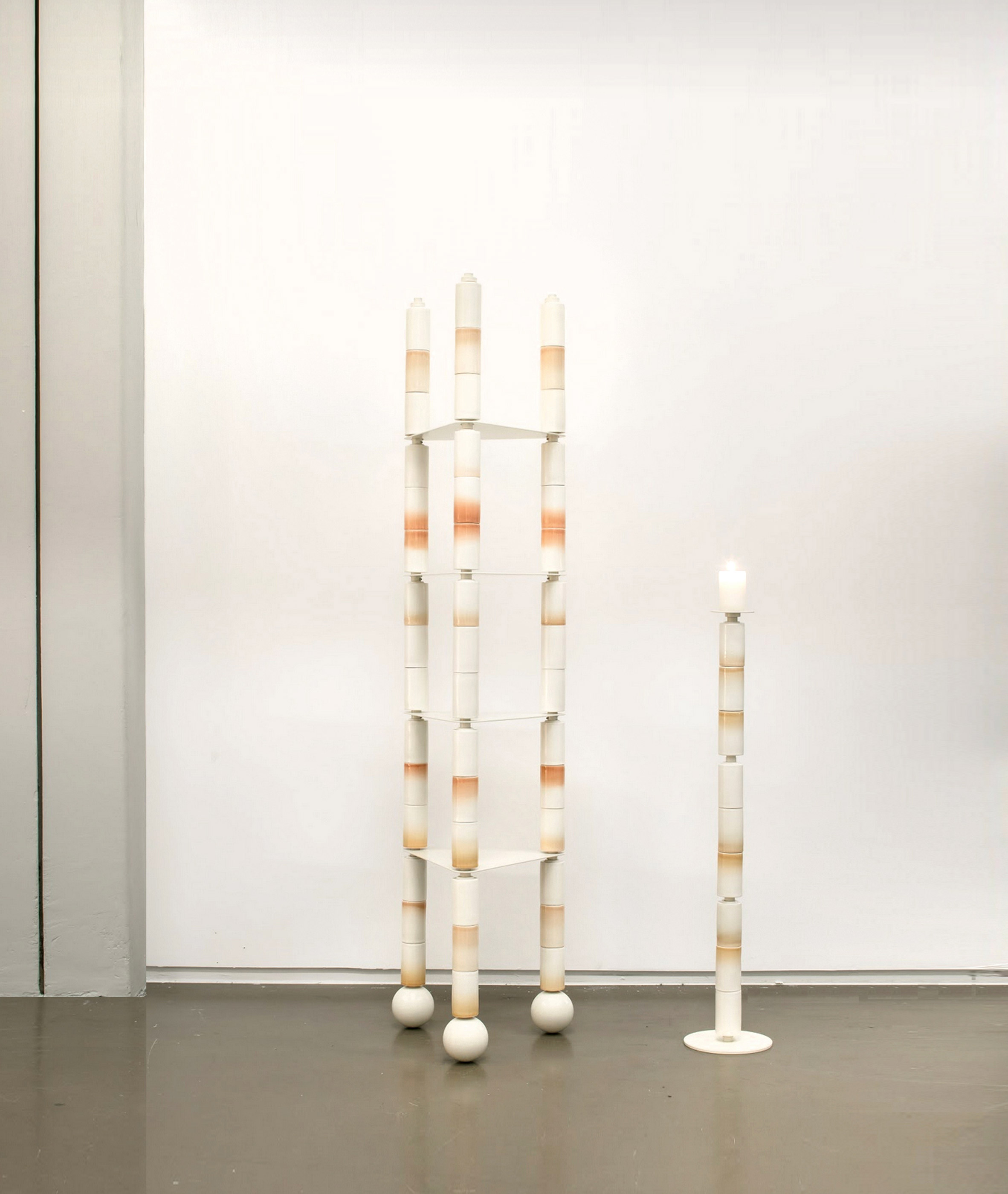 furniture，ceramics，lamp，Table，Shelf，