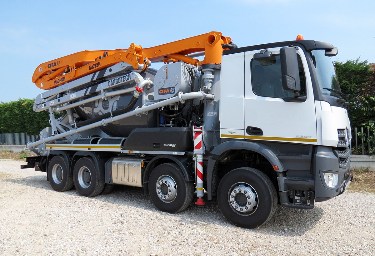 Construction vehicles，intelligence，science and technology，industrial design，Heavy vehicle design，design sketch，