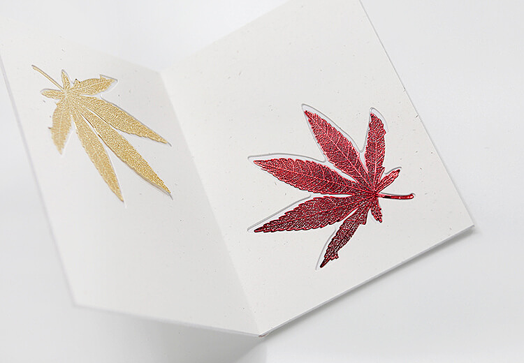 maple leaves，bookmark，read，