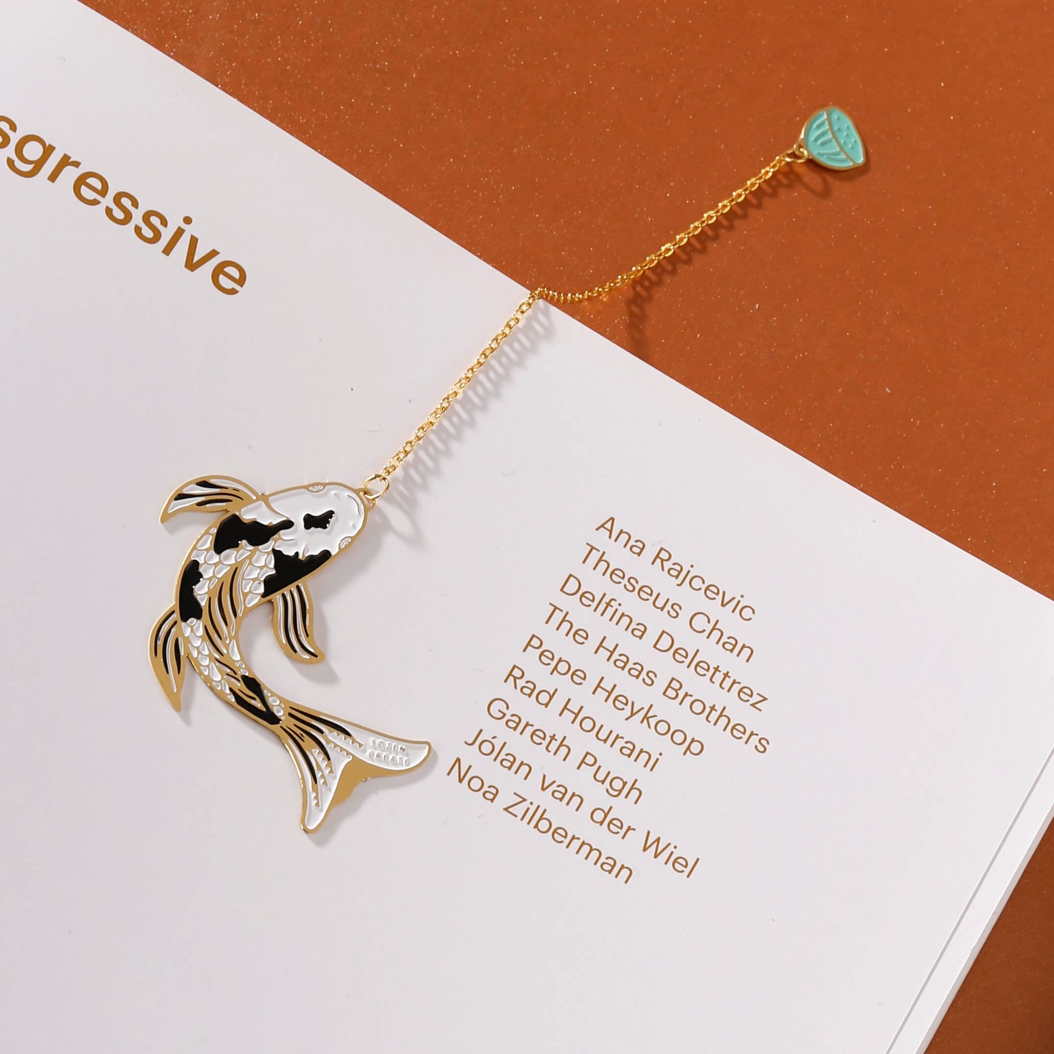 bookmark，In the palm of your hand，lucky charm，