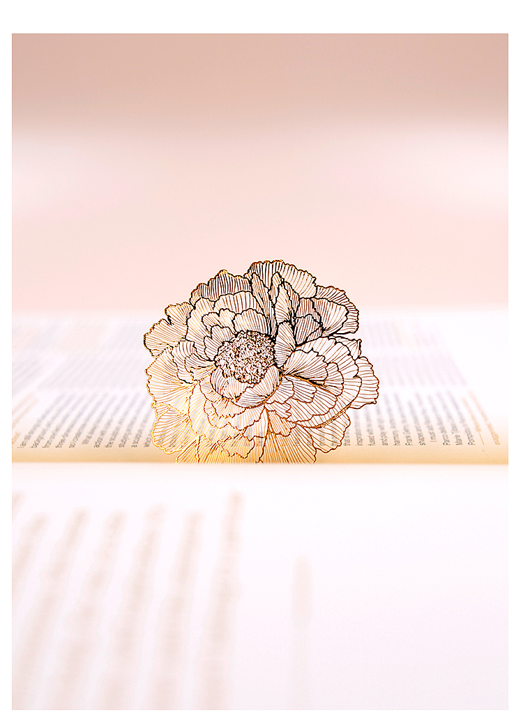 bookmark，In the palm of your hand，peony，