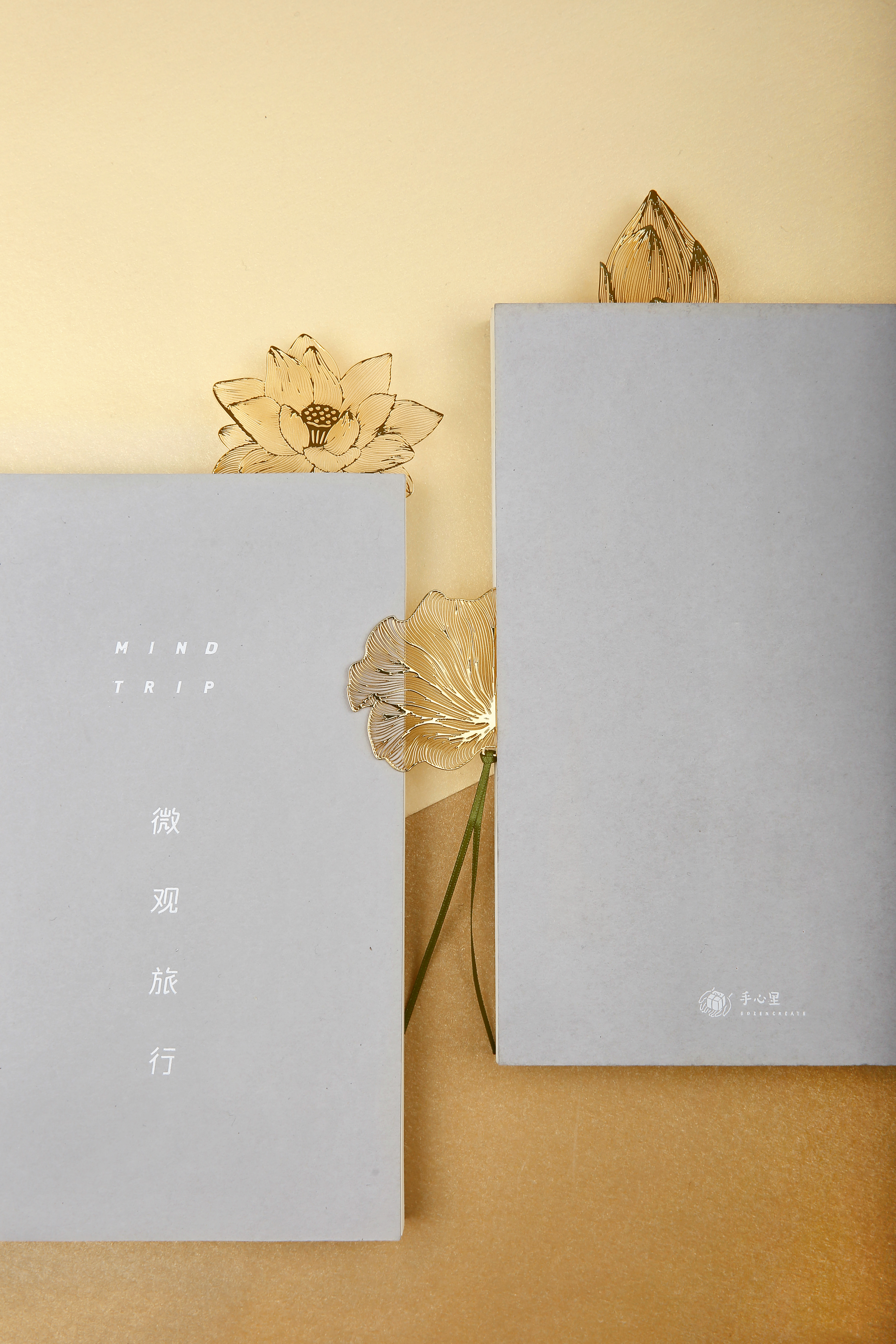 In the palm of your hand，bookmark，Wind lotus，