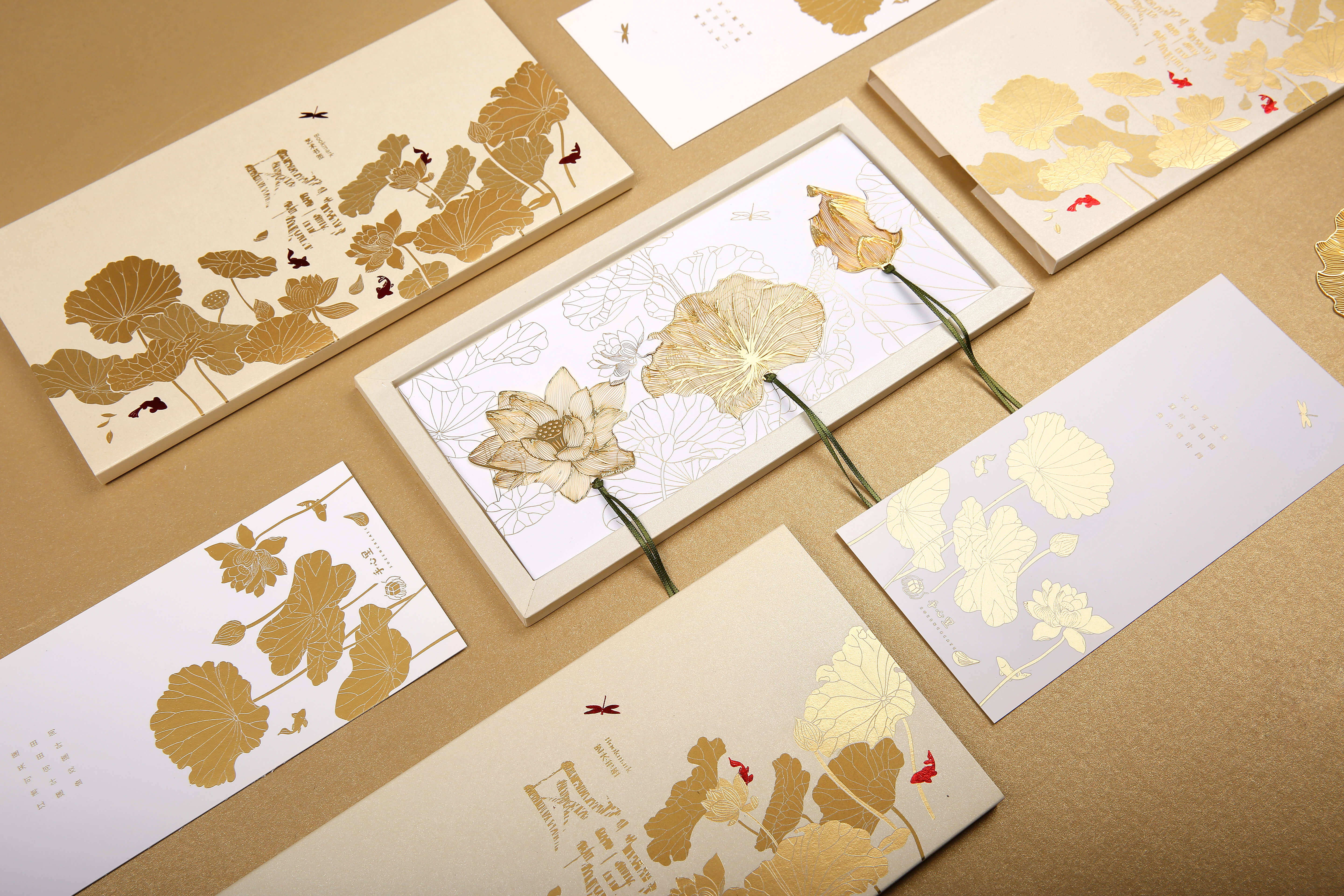 In the palm of your hand，bookmark，Wind lotus，