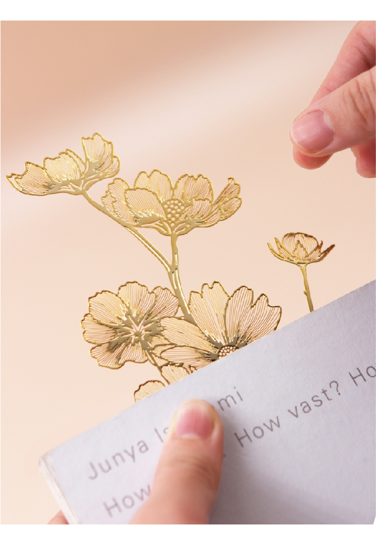 In the palm of your hand，bookmark，galsang flower，happiness，