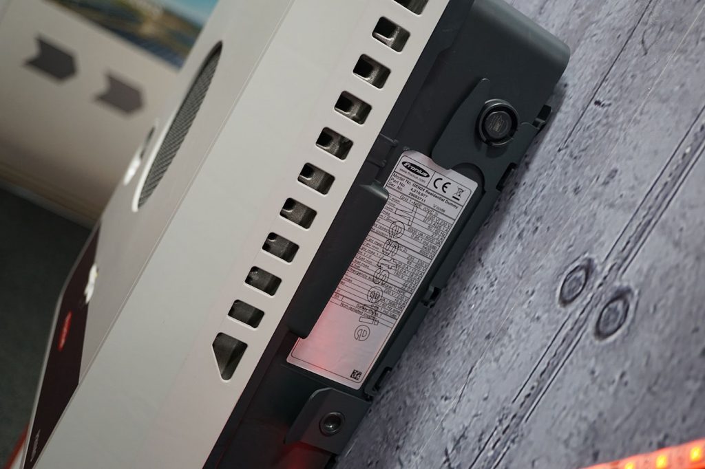 Emergency power inverter，GEN 24 Plus，2019 red dot design concept award，