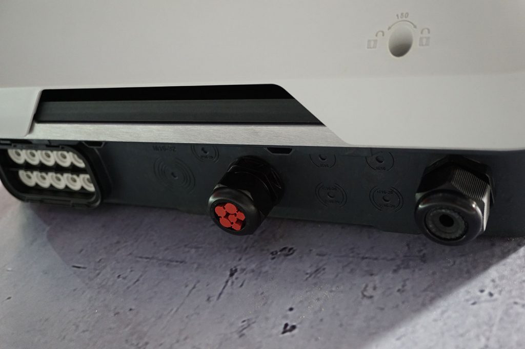 Emergency power inverter，GEN 24 Plus，2019 red dot design concept award，