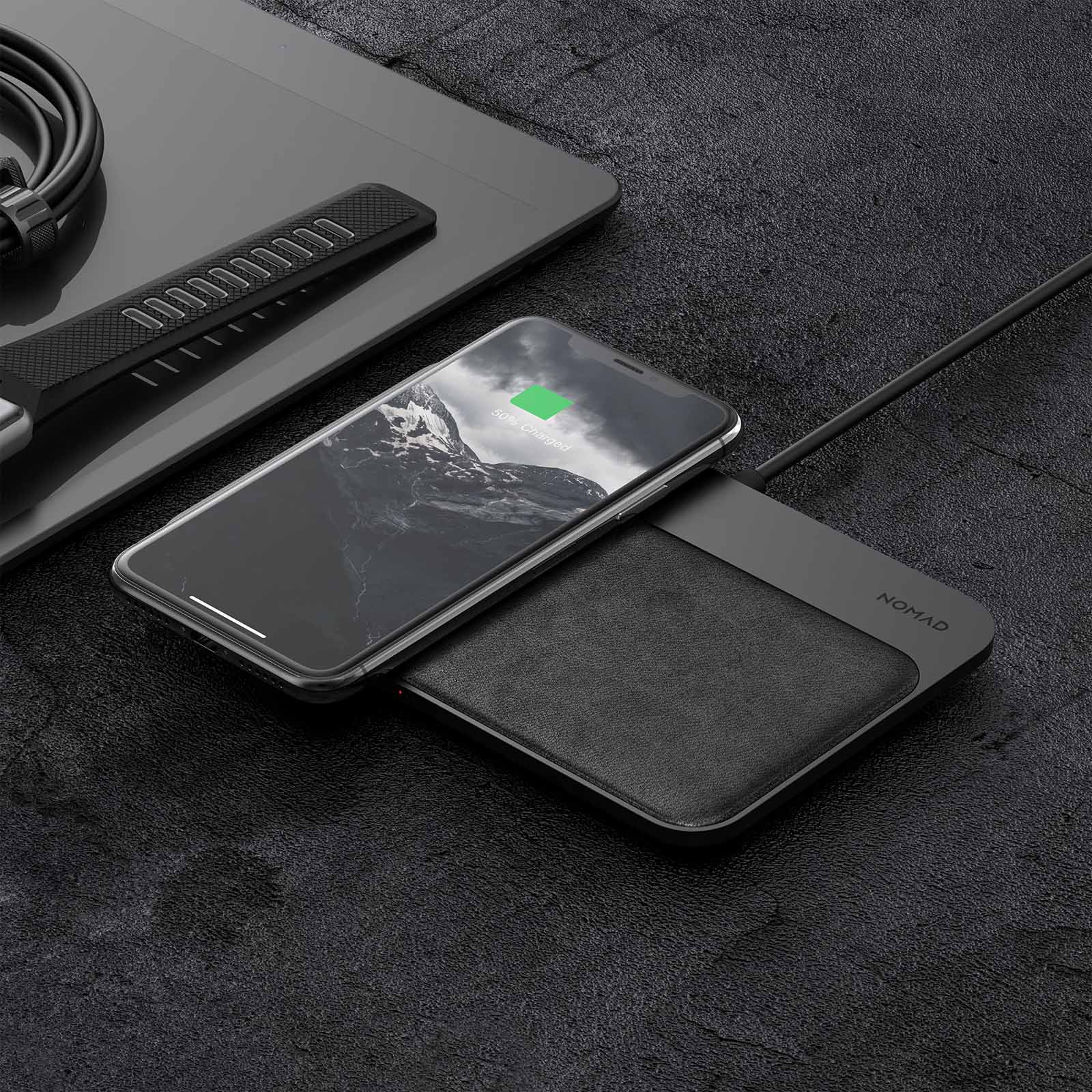 Charging base station，wireless，Minimalism，black，Leatherwear，