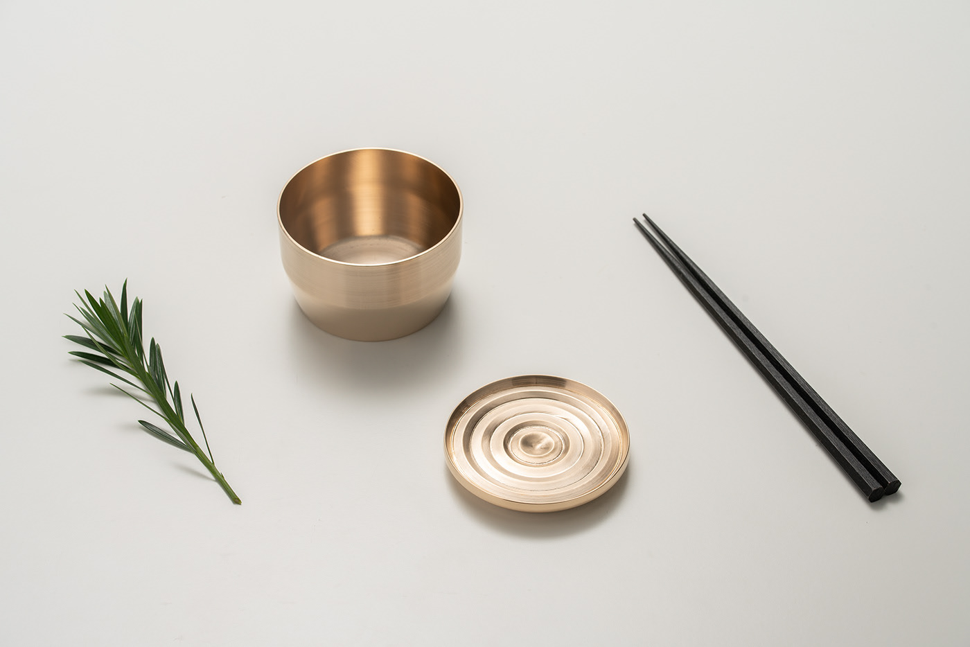 brass，handicraft，tradition，bowl，chopsticks，spoon，