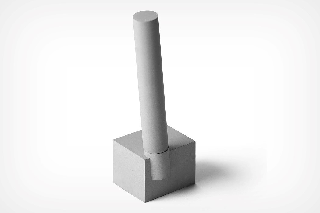 pen，concrete，gules，grey，high quality，