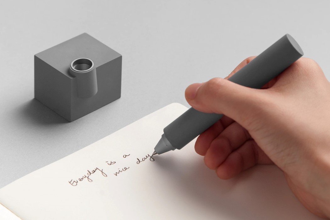 pen，concrete，gules，grey，high quality，