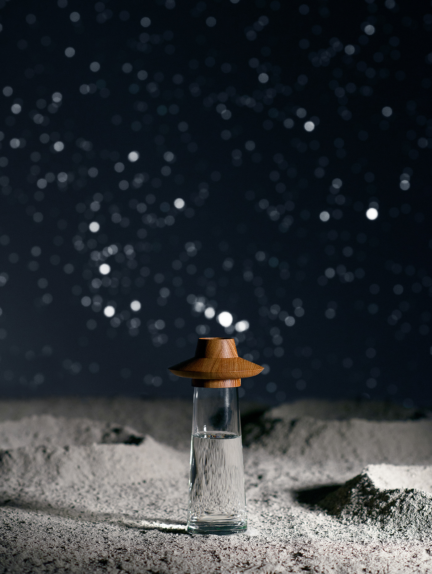 vase，Glass，wooden ，Flying saucer，