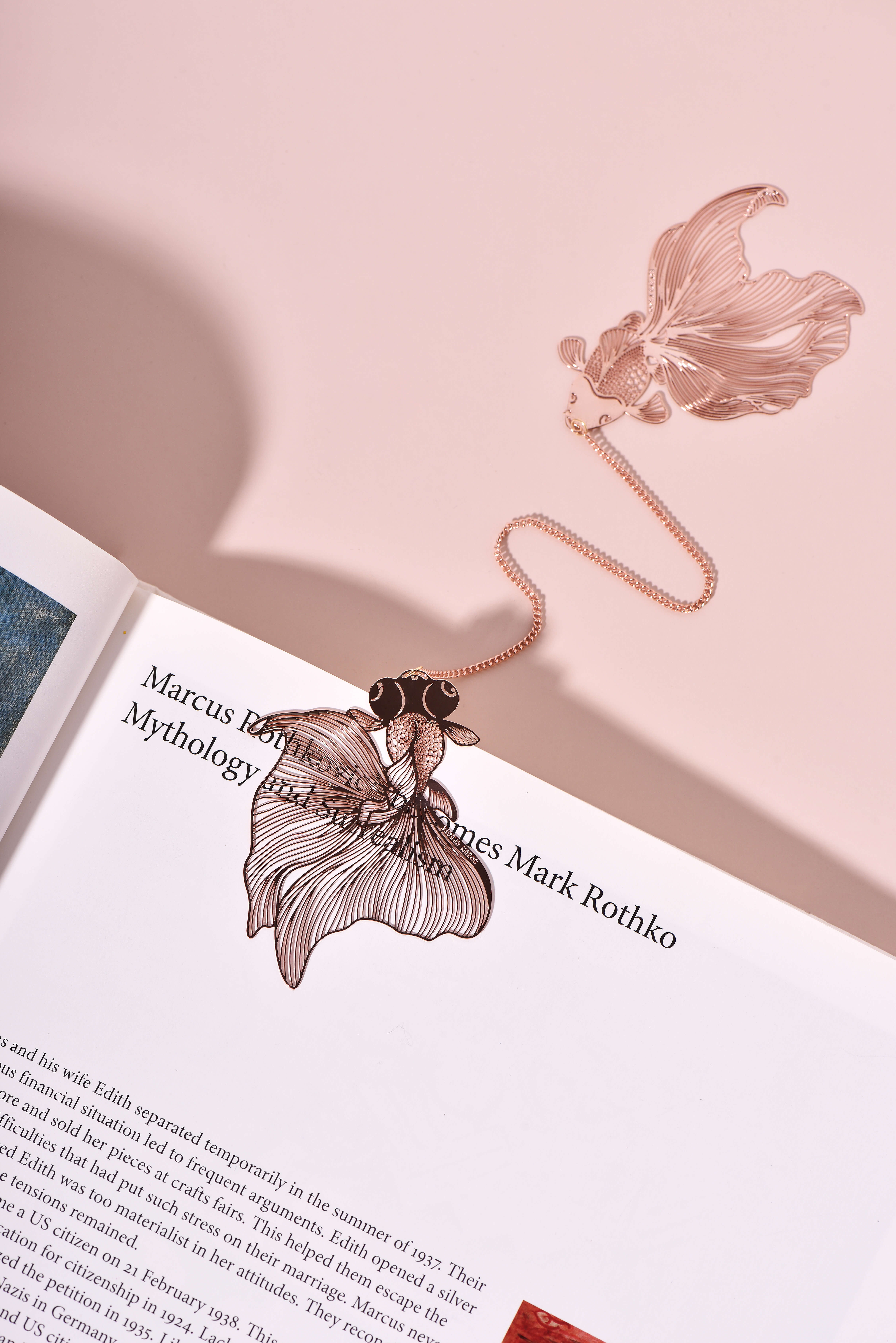 In the palm of your hand，Cultural creation，bookmark，gift，