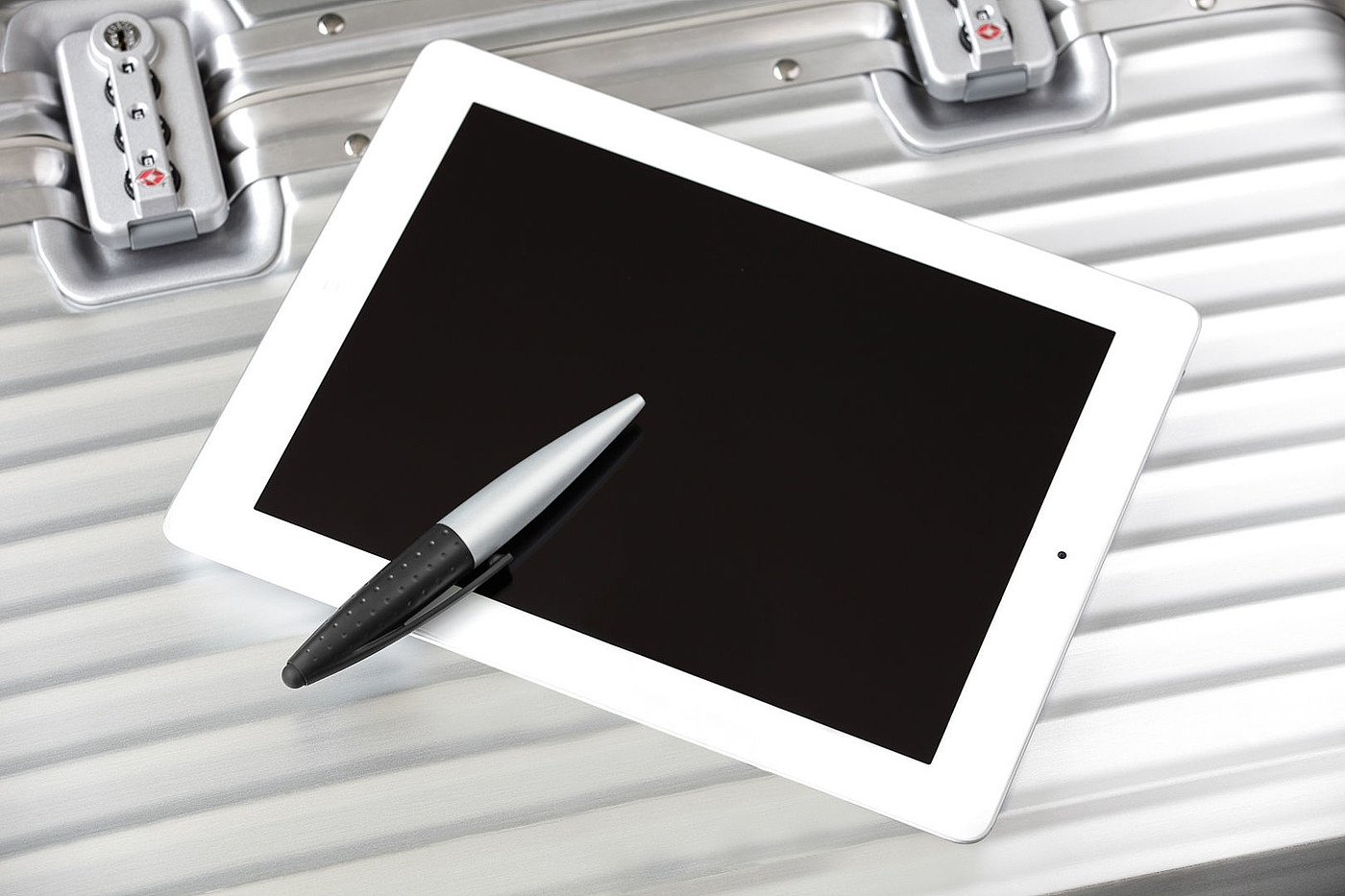if，to work in an office，pen，