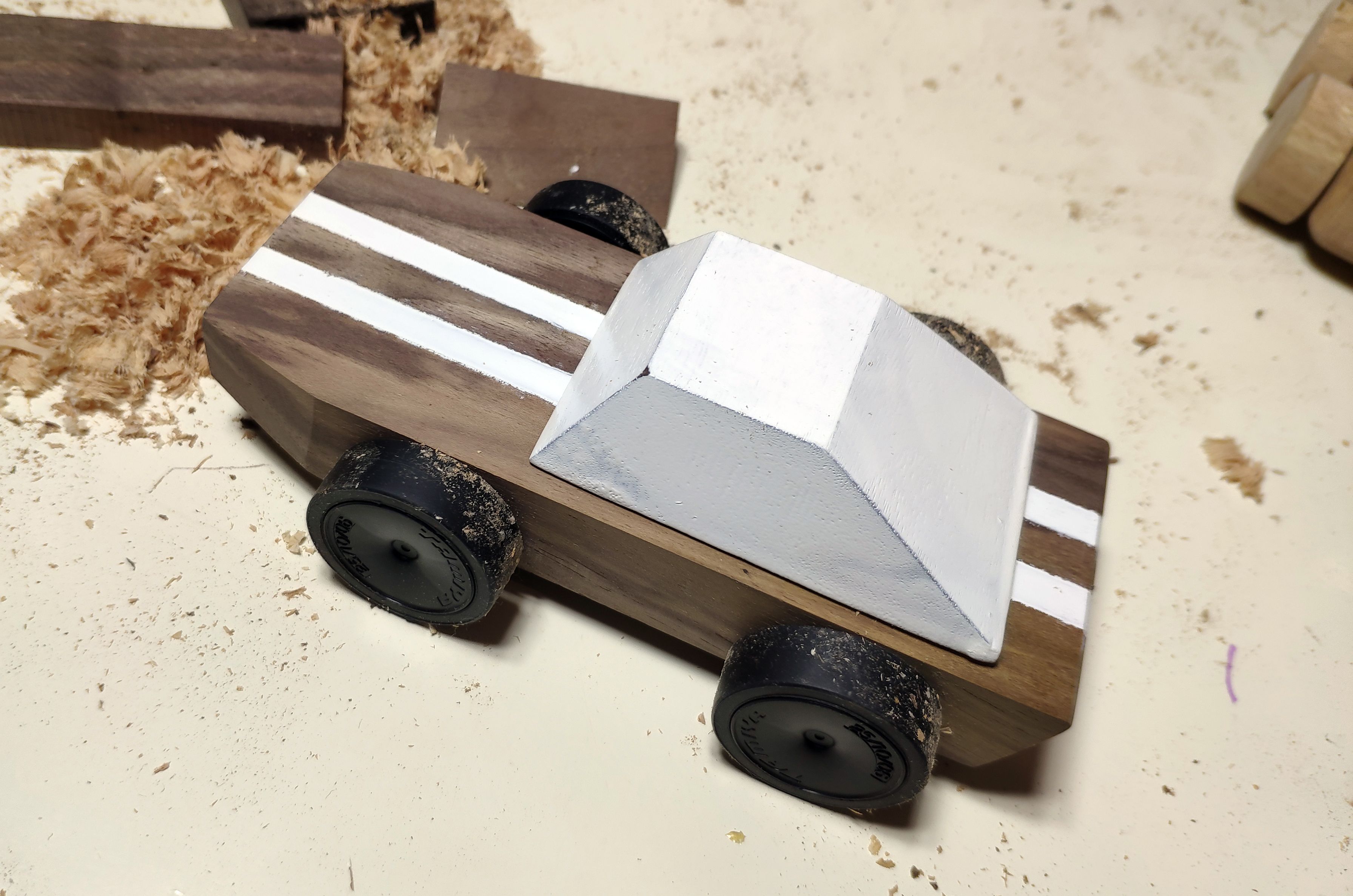 Retro，Simplicity，Toys，auto salon girls，Handmade，wood，