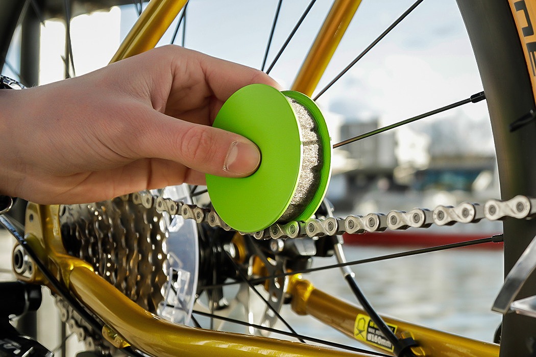 environment protection，Efficient，Tools and equipment，Bicycle，Bicycle chain，lubrication，