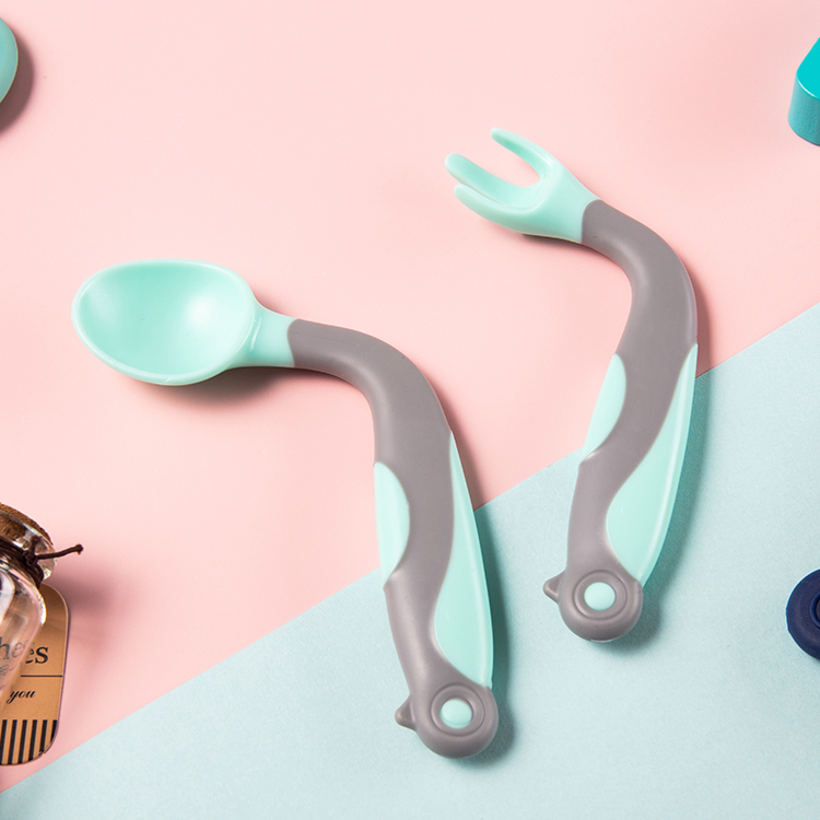 Children's interesting twist fork spoon，
