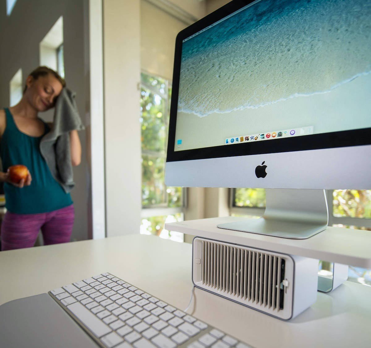 Health monitor bracket，Metal，silver，Kensington kurvey，