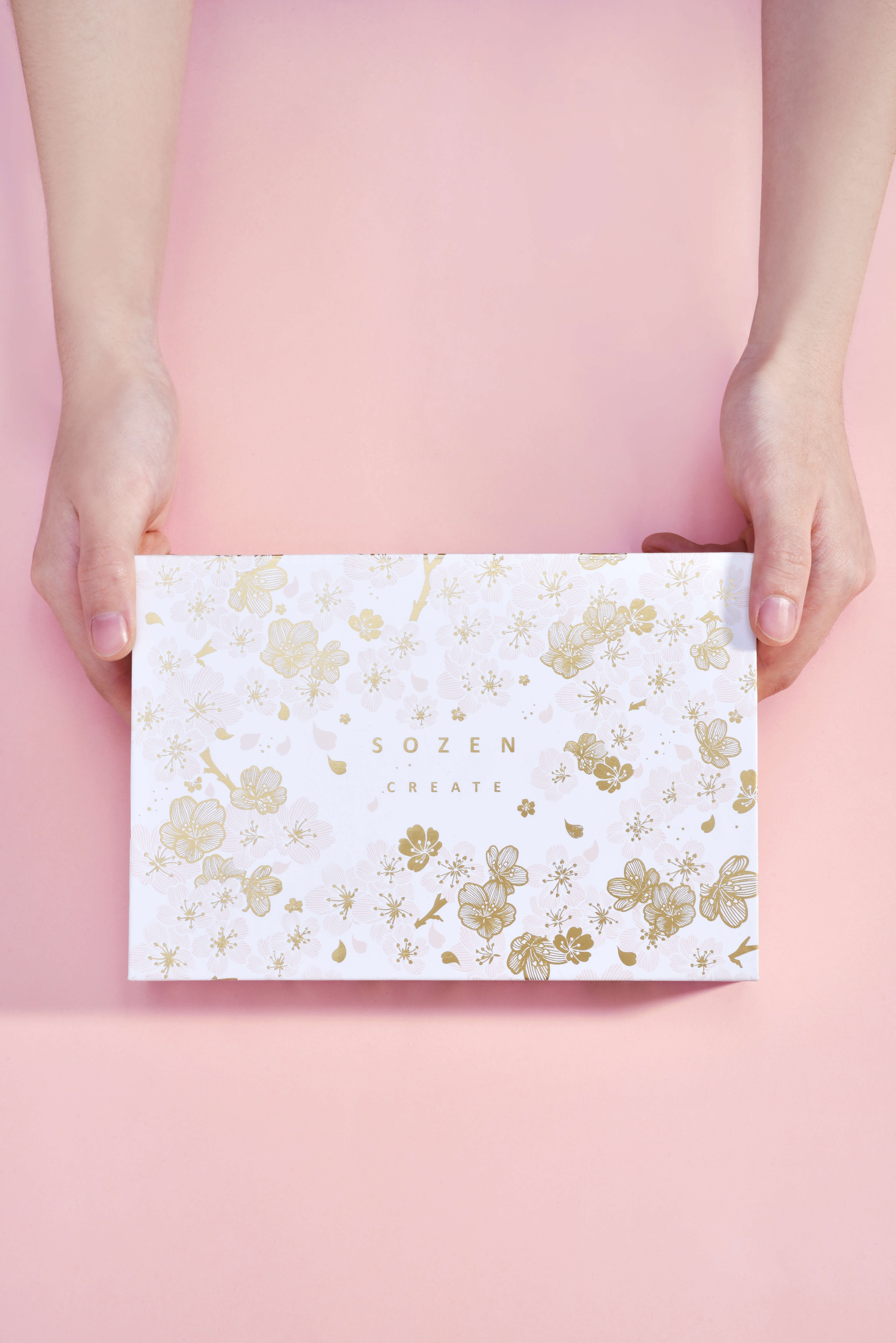 gift，In the palm of your hand，Incense brand，bookmark，cherry blossoms，