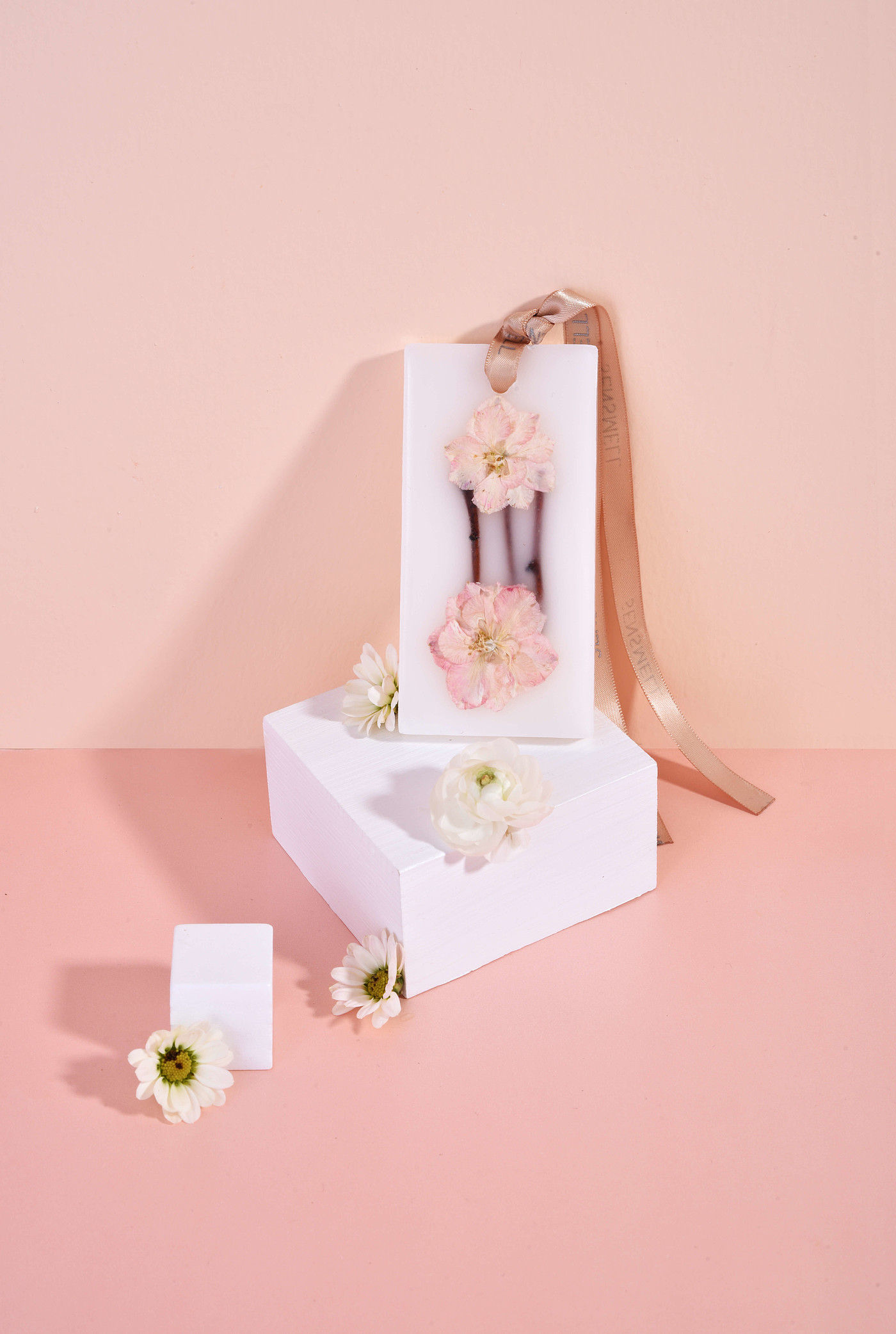 gift，In the palm of your hand，Incense brand，bookmark，cherry blossoms，