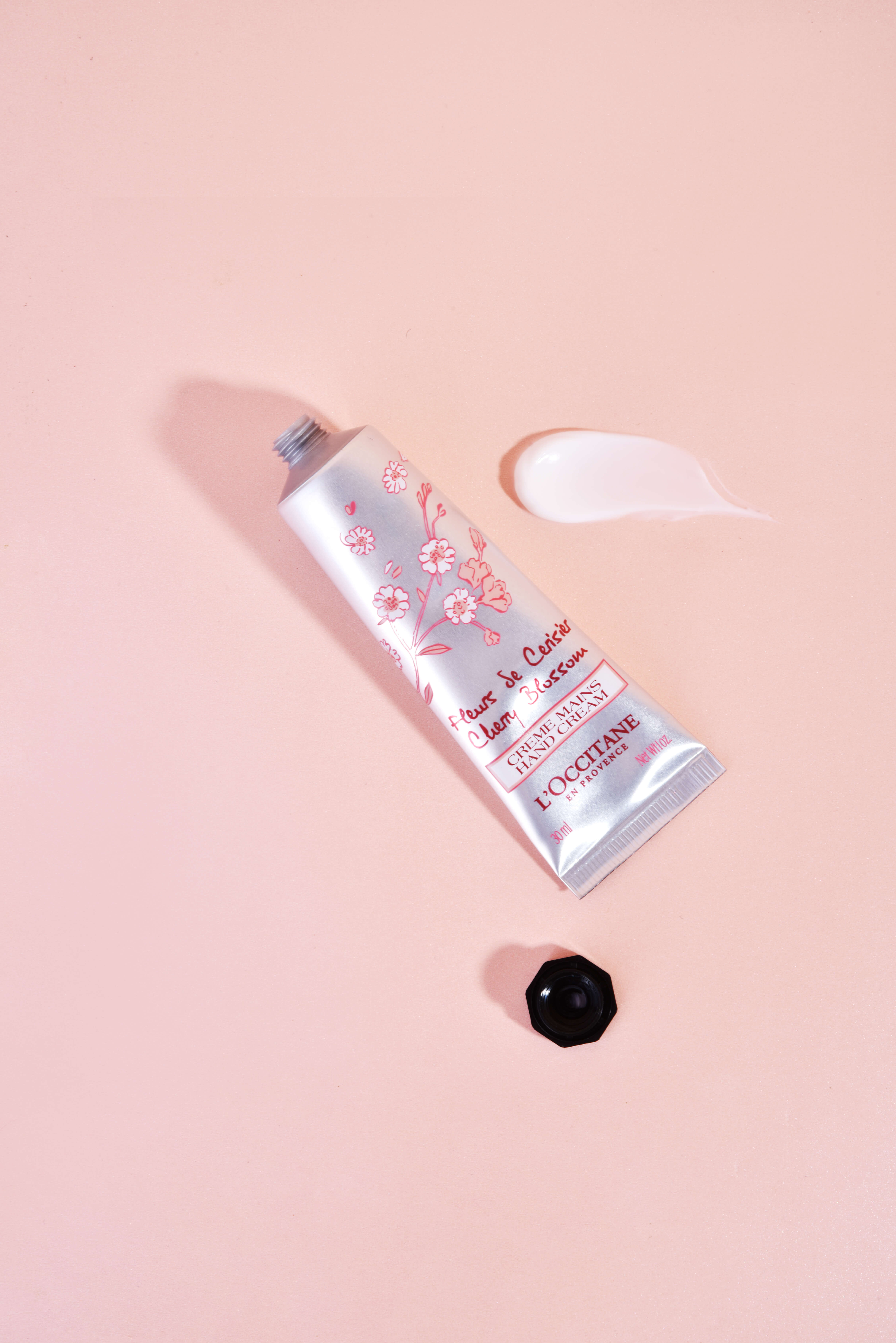 gift，In the palm of your hand，Incense brand，bookmark，cherry blossoms，