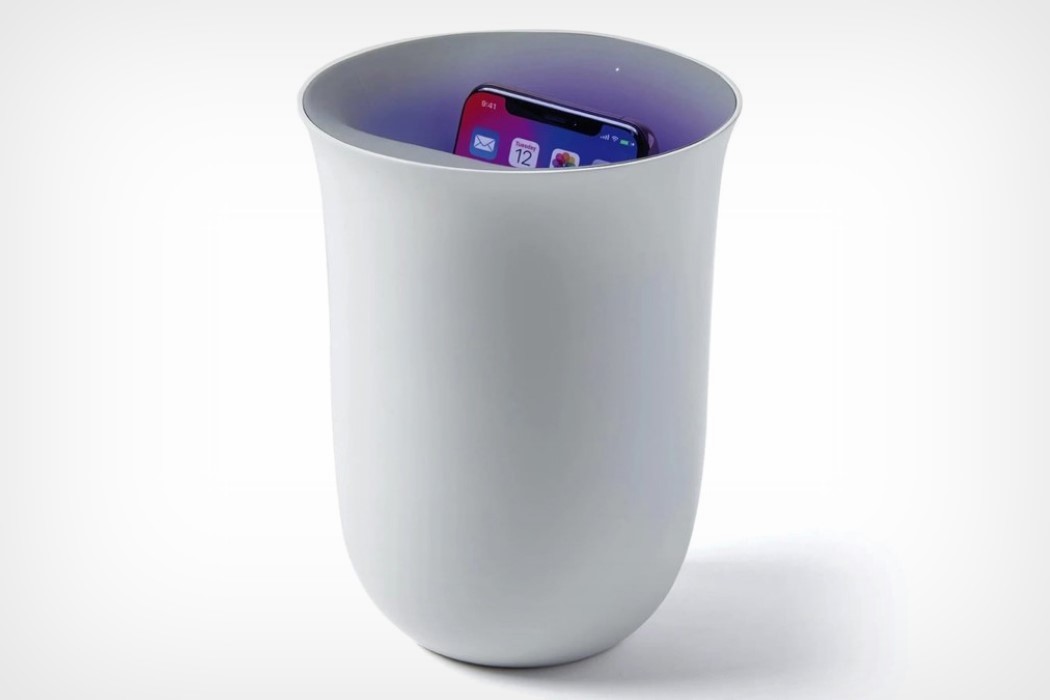 Lexon Oblio，Wireless charging，ultraviolet rays，Mobile phone disinfection，