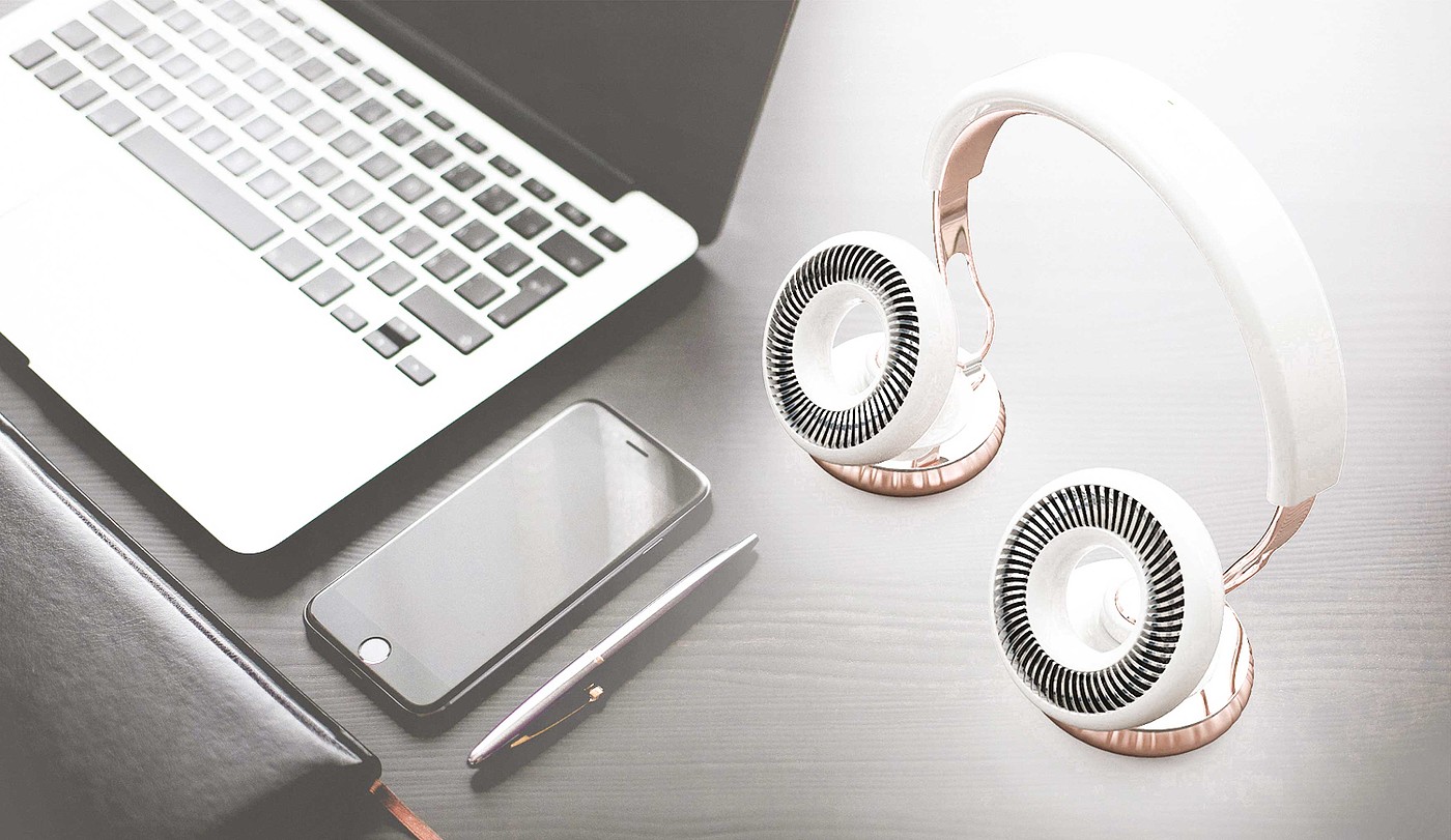 2019 red dot design concept award，Bluetooth headset，Speaker sound，