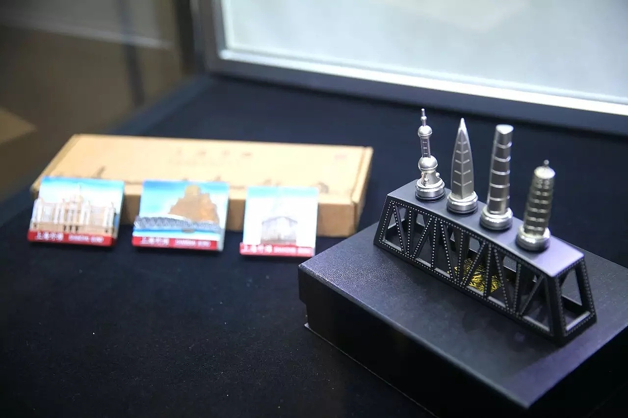 Souvenirs，