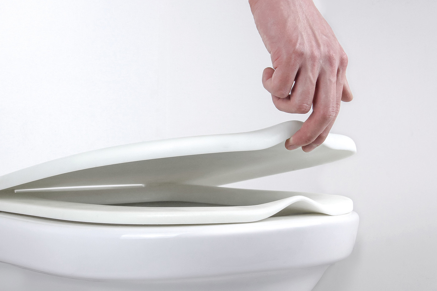 2019 red dot design concept award，Duckbill toilet cover，Health, economy and convenience，originality，