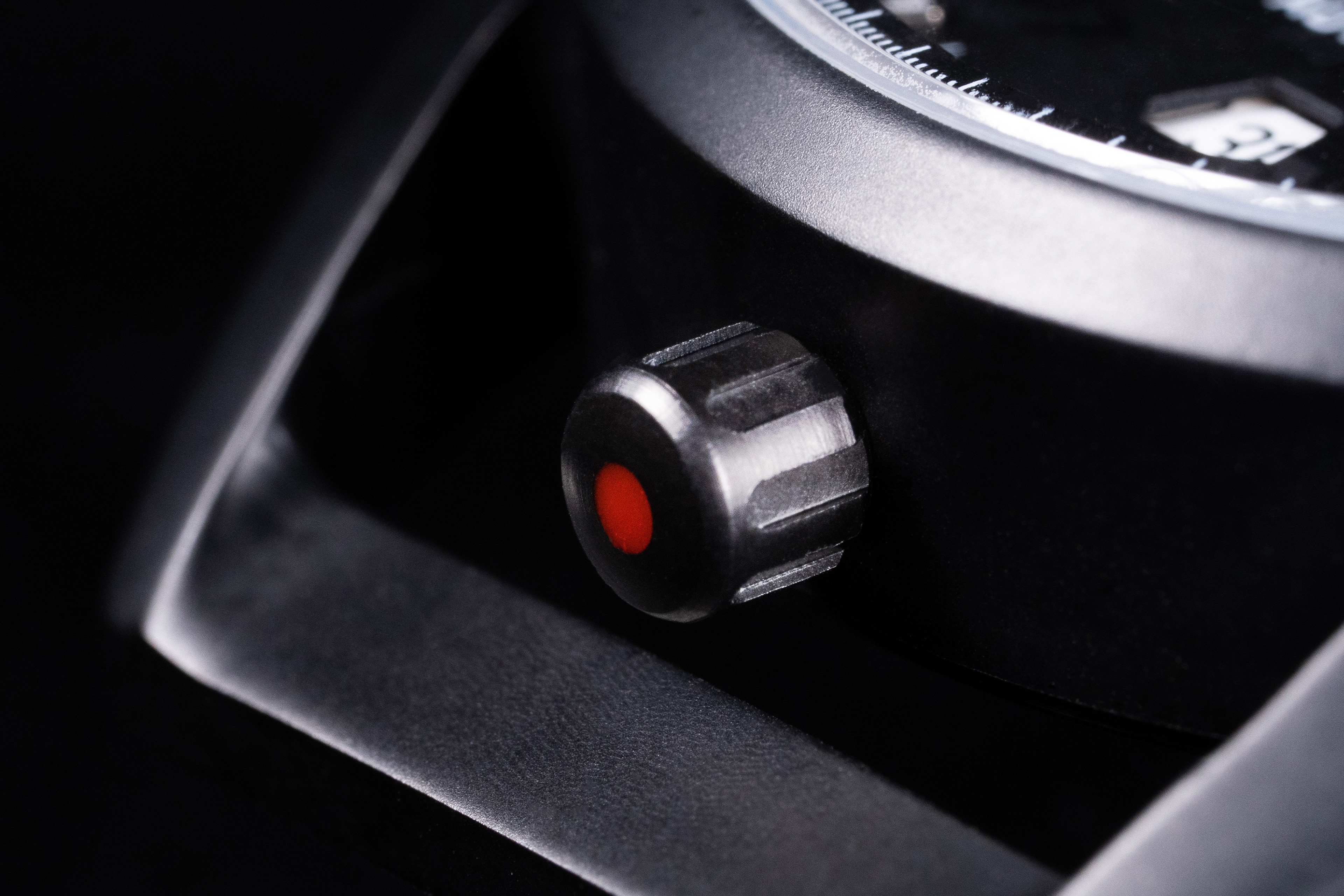 Wrist watch，Inspiration: tortoise shell form，2019 red dot design concept award，