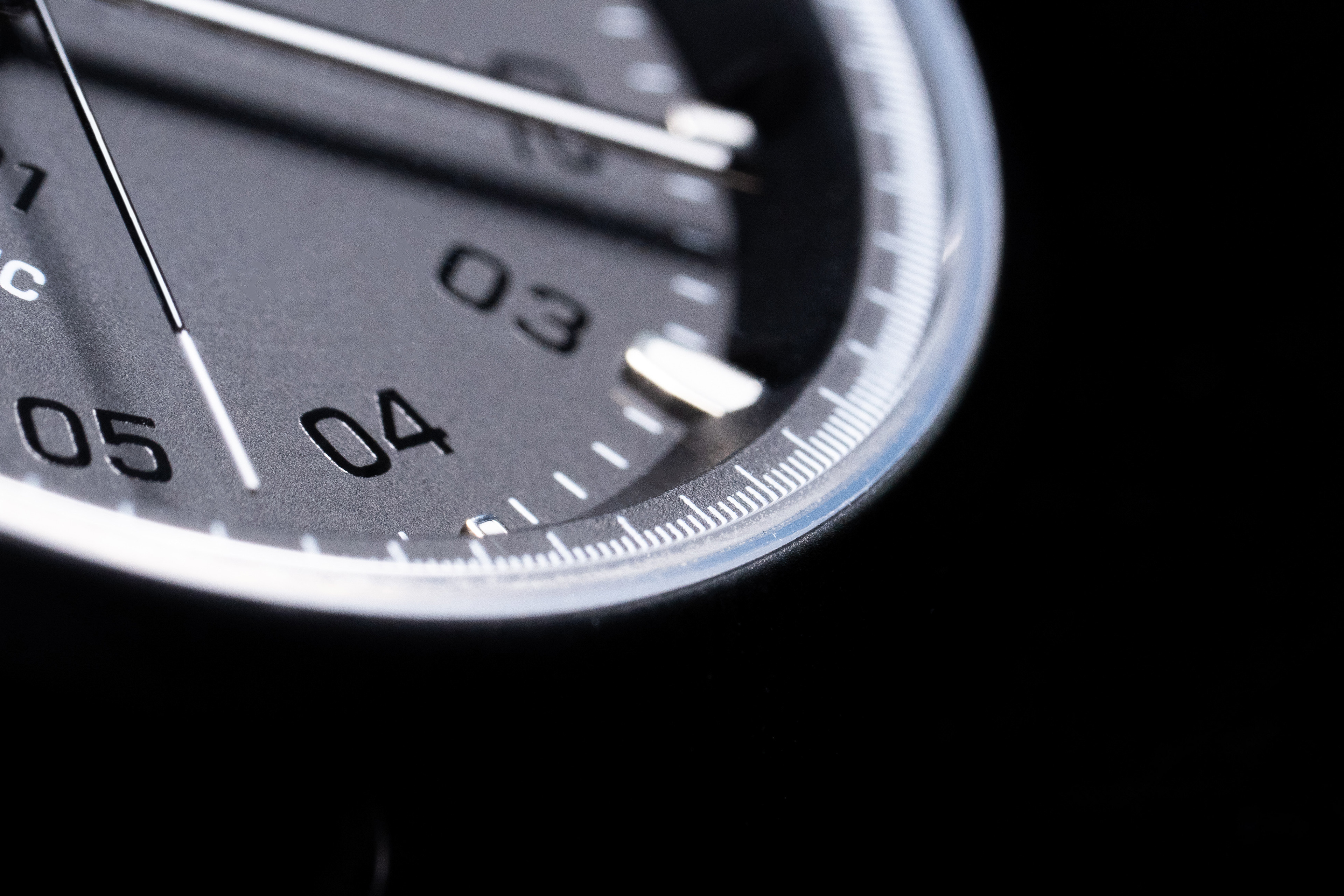 Wrist watch，Inspiration: tortoise shell form，2019 red dot design concept award，