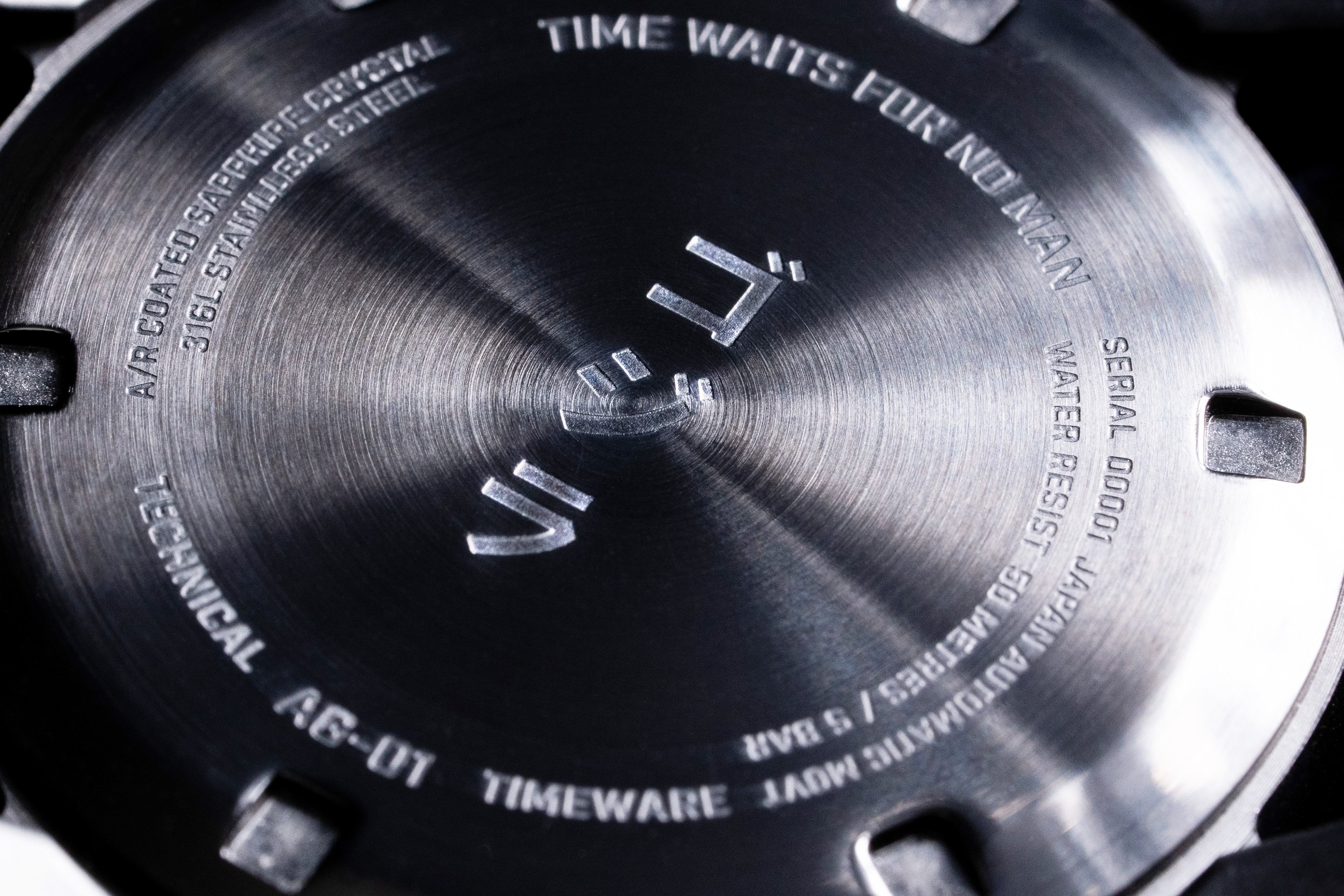 Wrist watch，Inspiration: tortoise shell form，2019 red dot design concept award，