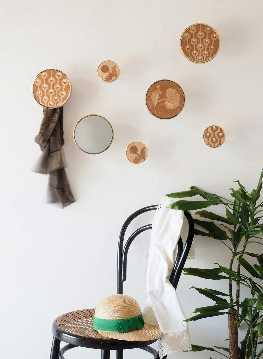 Home Furnishing，product design，industrial design，Clothes hanging，wood，