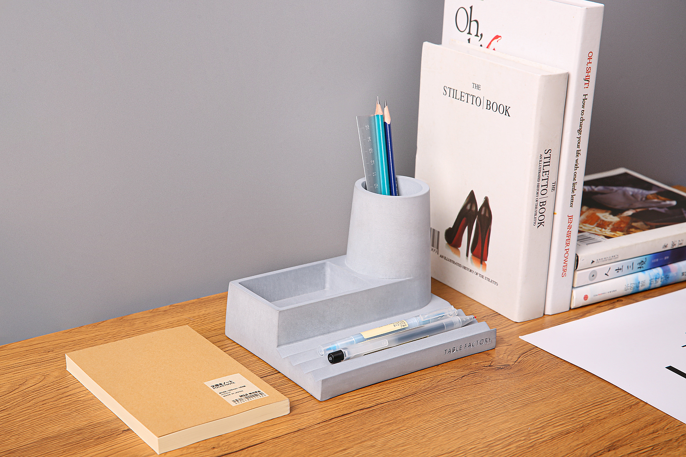 Storage rack，Mobile phone bracket，Penholder，pen container，Creative design，Desktop storage，