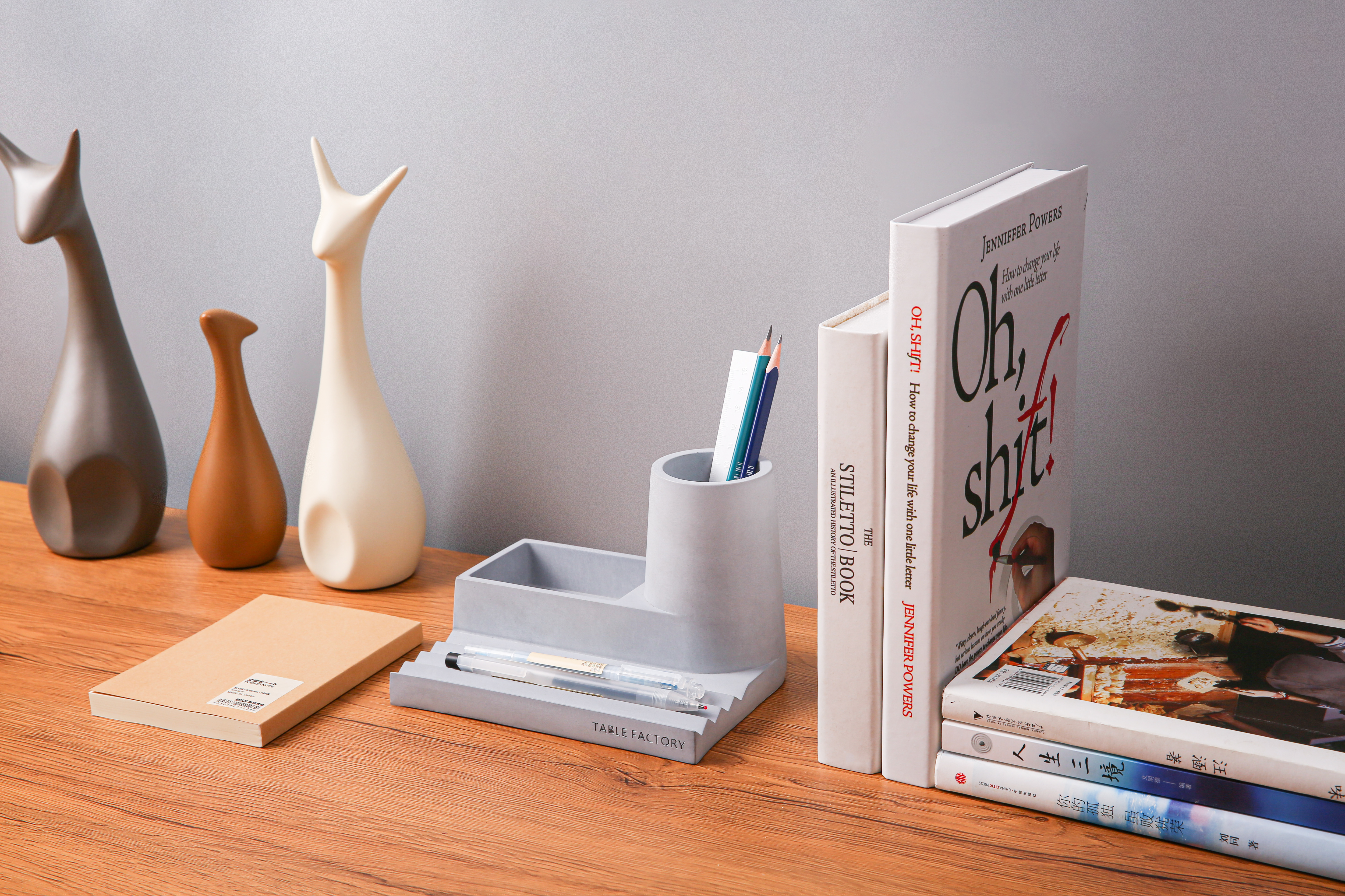 Storage rack，Mobile phone bracket，Penholder，pen container，Creative design，Desktop storage，