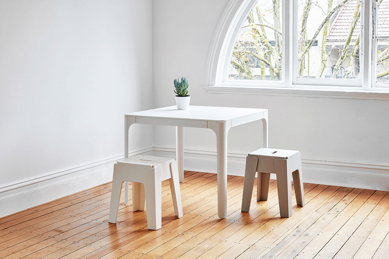Home Furnishing，product design，industrial design，Table，Simplicity，