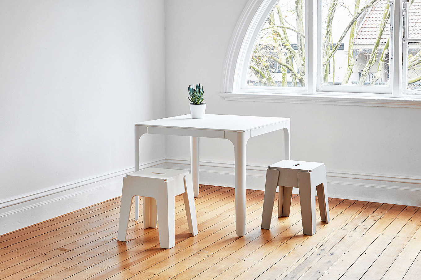Home Furnishing，product design，industrial design，Table，Simplicity，