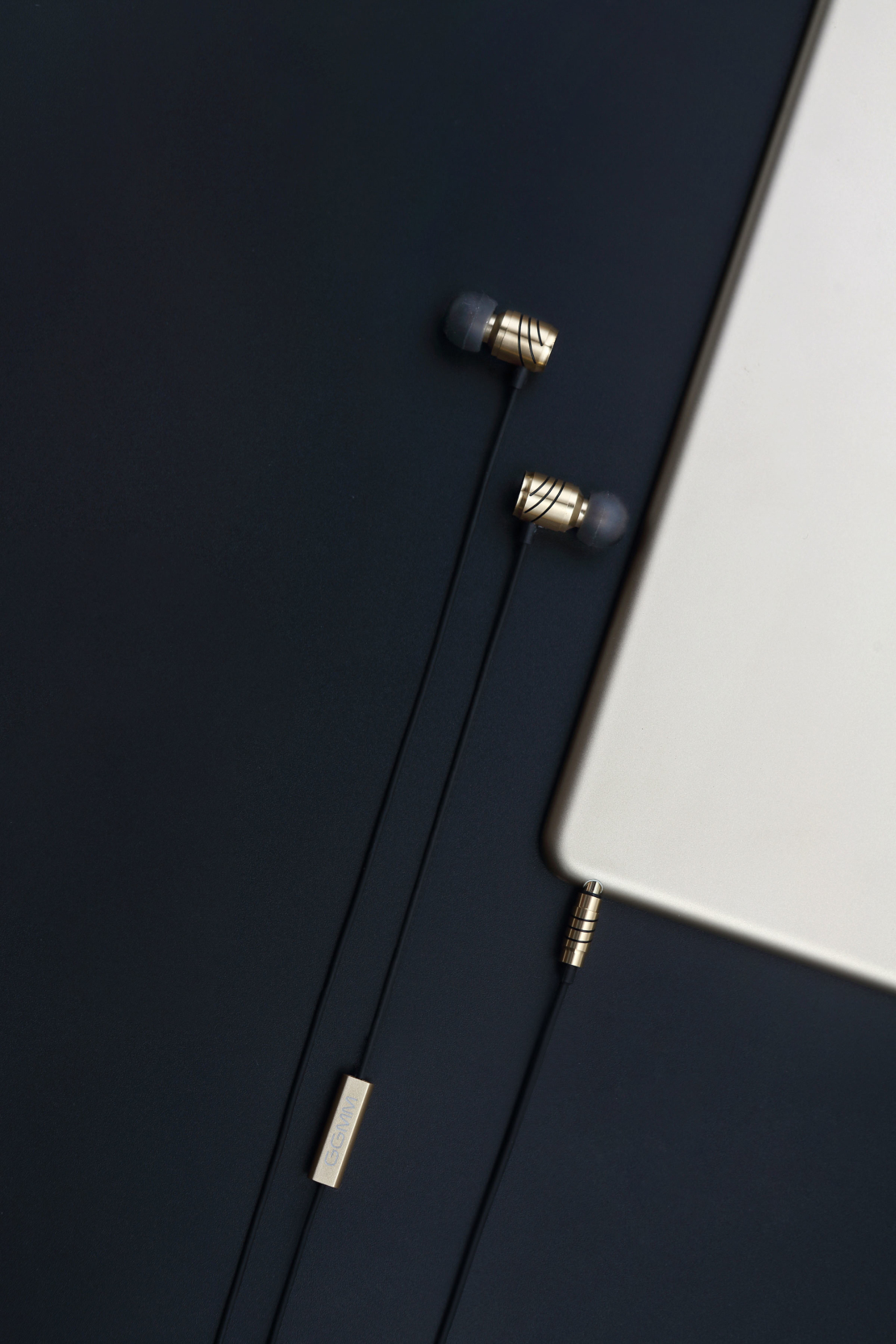 Visual design，Metallic feeling，high-end，delicate，product design，