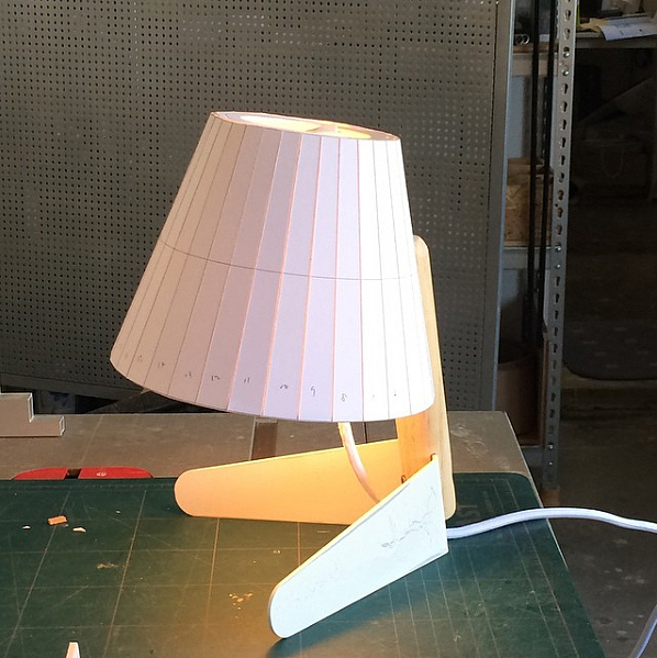 Desk lamp，product design，industrial design，lighting，Simplicity，