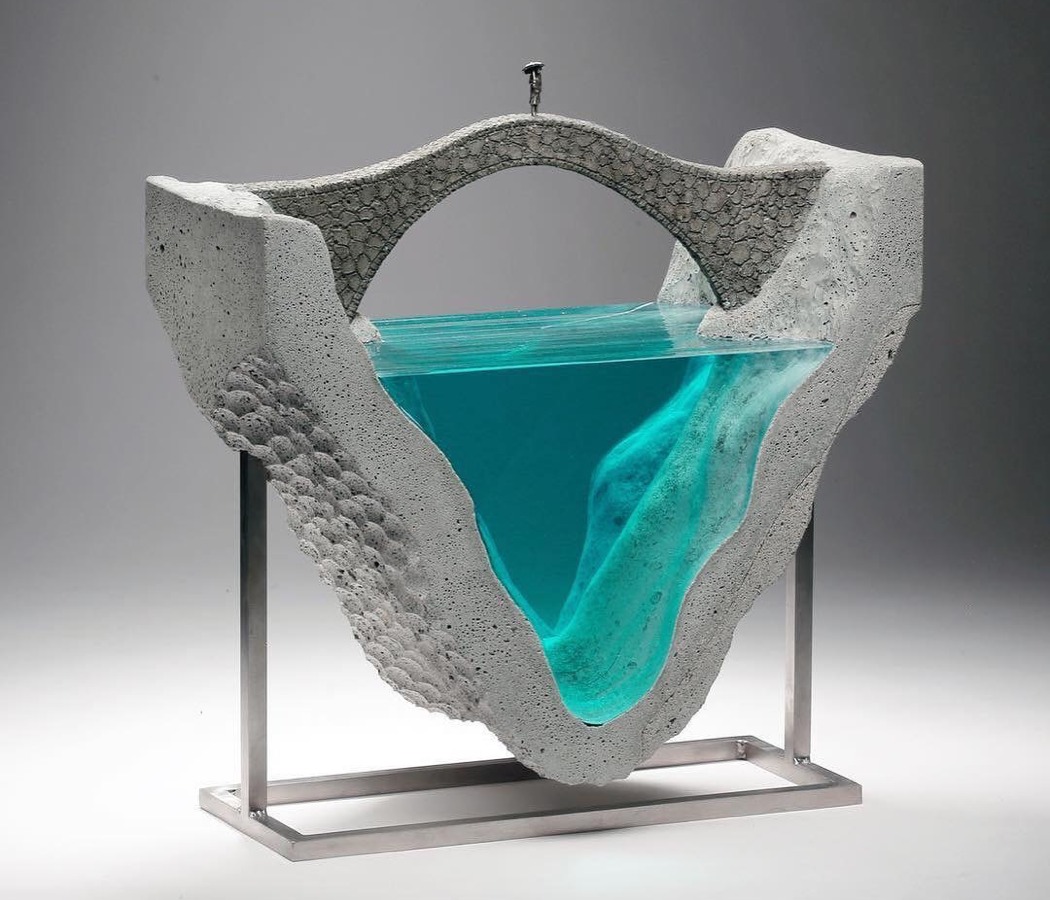 Artwork，concrete，Glass，Sculpture，ocean，